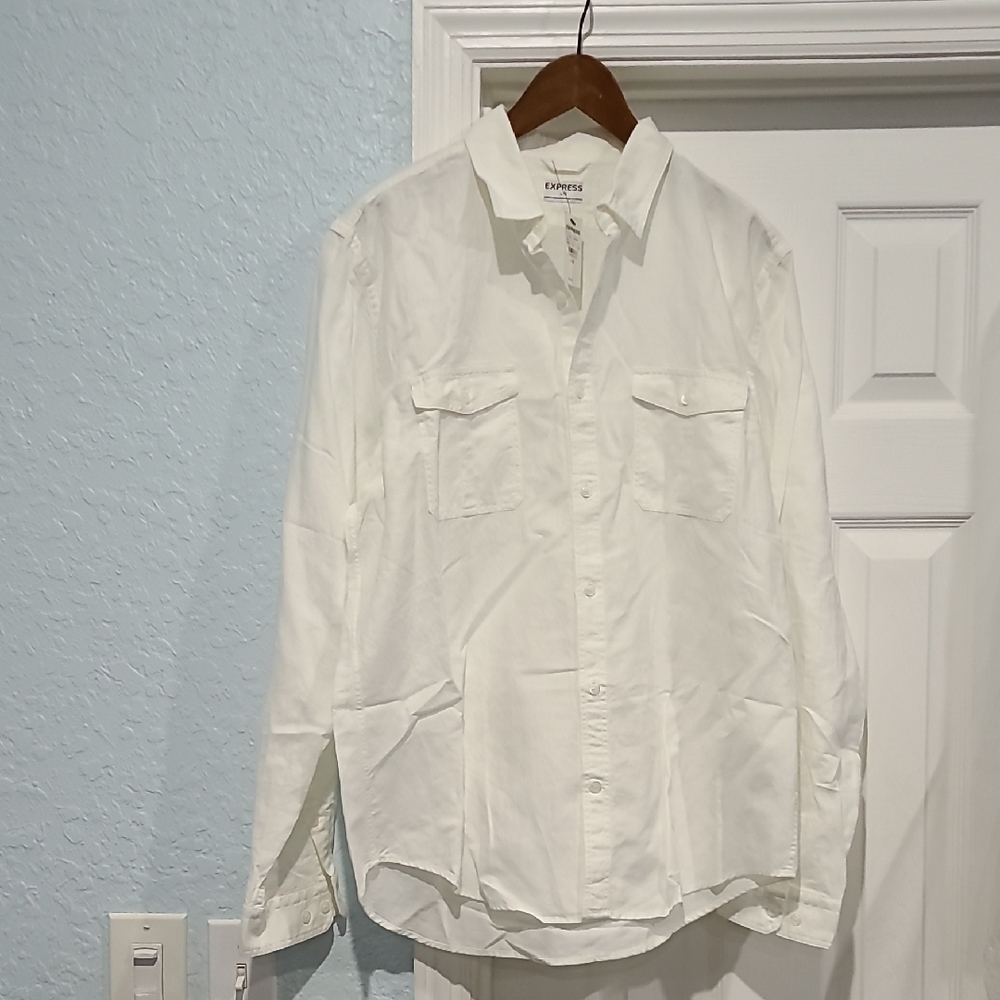 NWT Express White Casual 2 pkt Button down Long Sleeve Shirt Sz: L